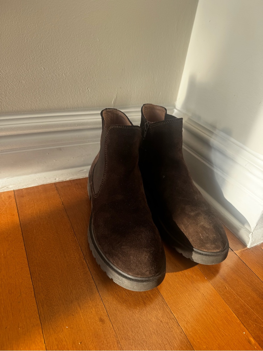Boy’s Little Eric  Brown Suede Chelsea Boots